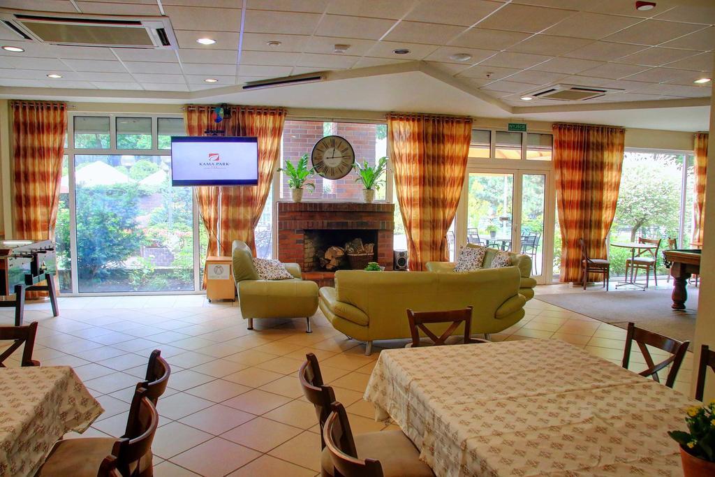 Hotel Kama Park Sierakow  Eksteriør bilde