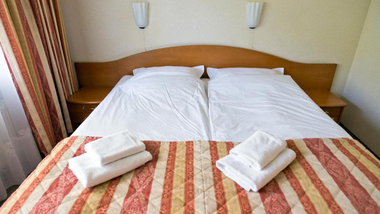 Hotel Kama Park Sierakow  Eksteriør bilde